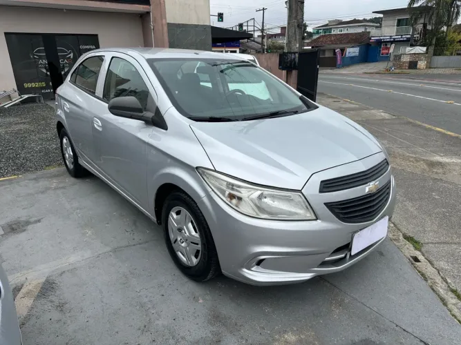 Chevrolet Onix JOY Hatch 1.0 8V Flex Mec. 4P 2017