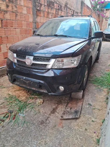 Sucata Fiat Freemont 2012 cinco lugares vendo todas as peças