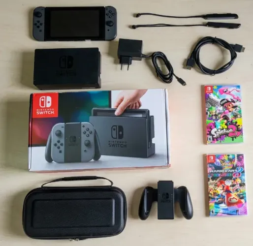 Nintendo Switch V1 completo, com dois jogos e Micro SD de 512GB