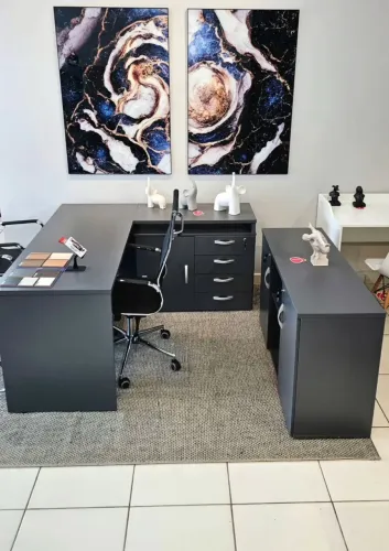 CONJUNTO MESA 1.50x1.50 E ARMÁRIOS PARA ESCRITÓRIO COR PRETA 