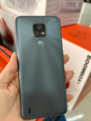 Celular bom e barato MOTOROLA