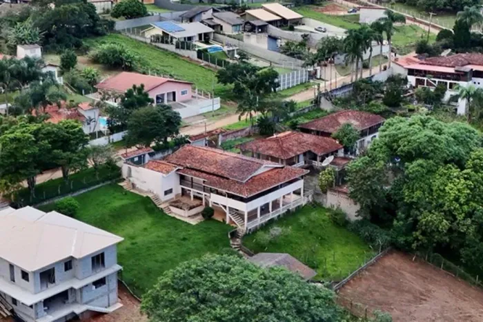 Casa de Campo, 5 dormitórios, garagem coberta excelente localização Vale do Atibaia - Pir