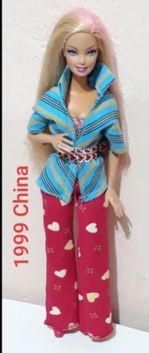 Barbie original Mattel de 1999 roupas não originais dela