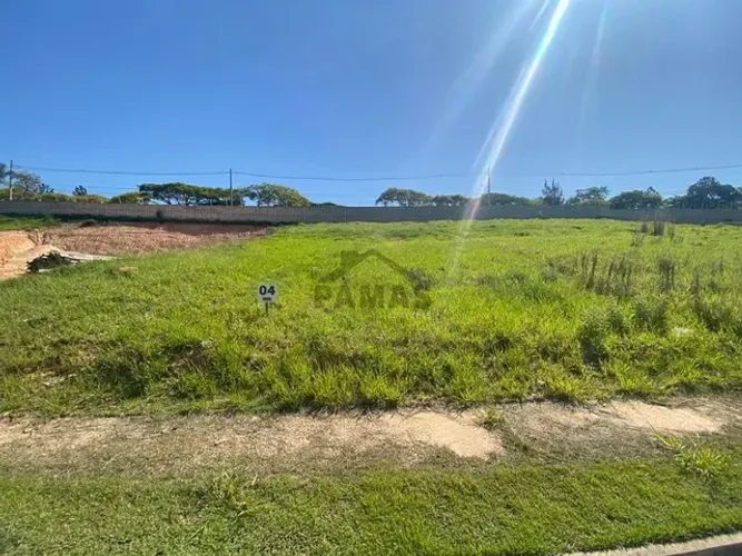Lindo lote em condomínio de alto padrão, pronto para construir, em localização privilegiad