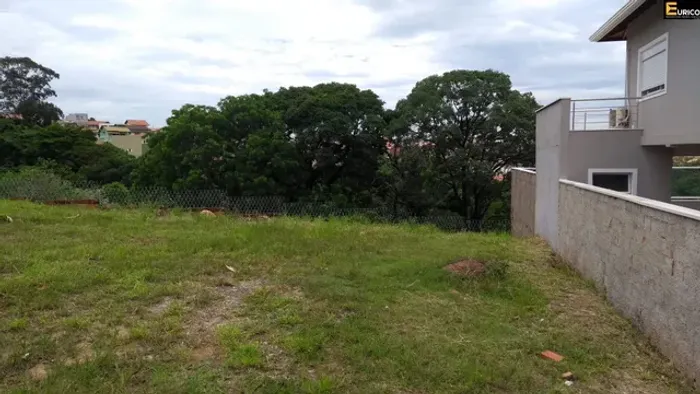 Terreno em Condomínio à venda no Condomínio Bosque dos Cambarás em Valinhos/SP