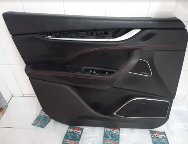Forro Porta Maserati Levante 2017