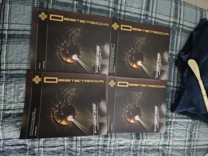 Livros Medcurso 2024 Obstetrícia, volume 1 ao 4