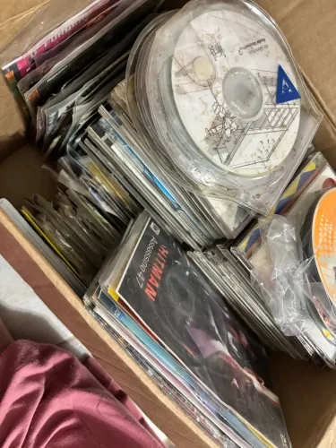 Lote de CDs antiguidades regravadas e originais