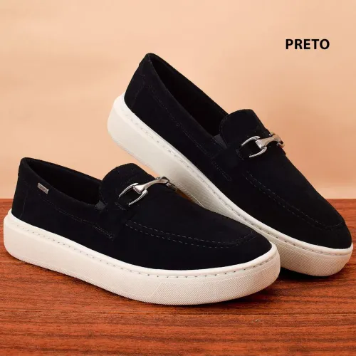 Sapatênis Slip-On Preto com Detalhe Metalizado