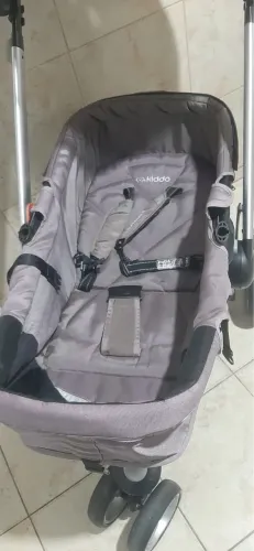 Carrinho de bebê usado em ótimo estado