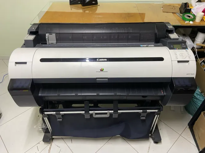 Impressora Canon IPF765 com recarga de tinta