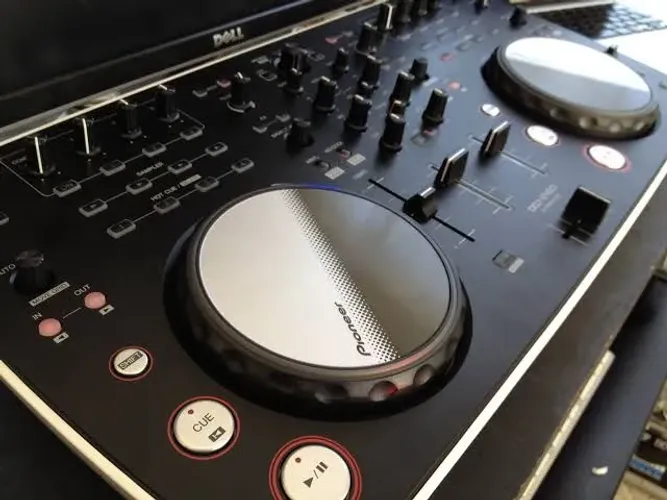  Pioneer DJ DDJ ERGO