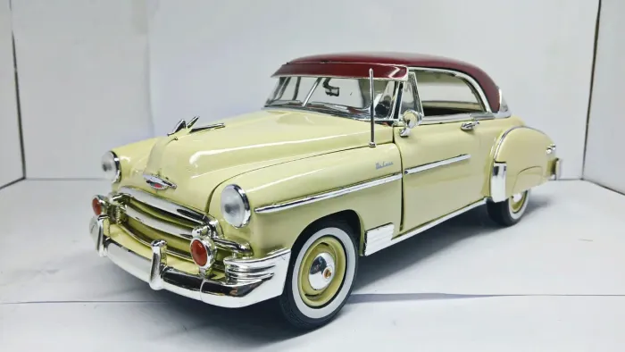 Miniatura Chevrolet BelAir 1950 1/18