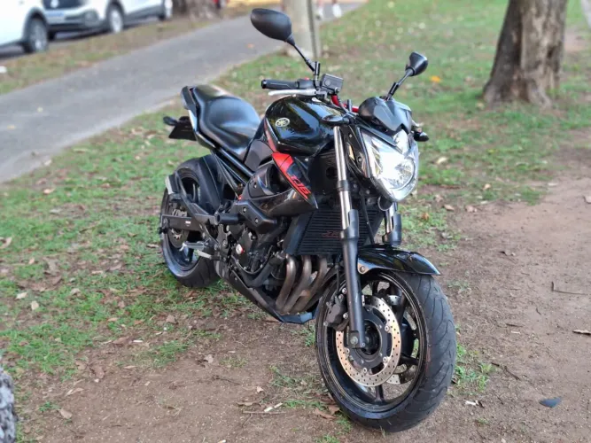 10- yamaha XJ6 2011 vem anda de foguete troco por carro 