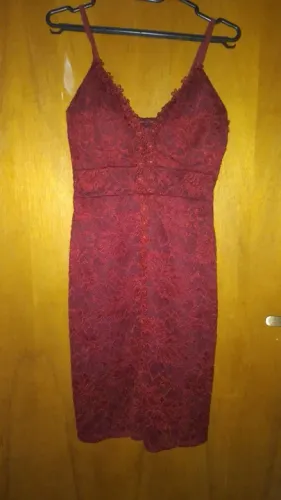 Vestido renda vermelho
