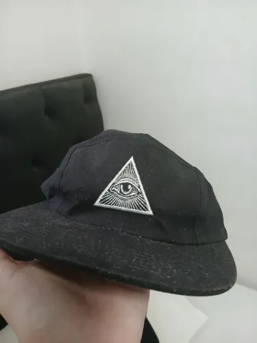 Boné 5 Panel Skull Preto - O Olho que Tudo Vê