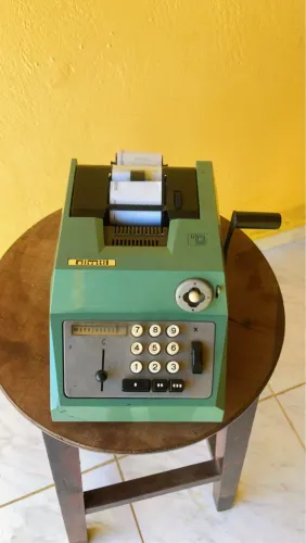 Linda calculadora  Olivetti Summa Prima 20.  