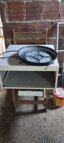 Vende-se ou troca uma chocadeira funcionando perfeitamente 