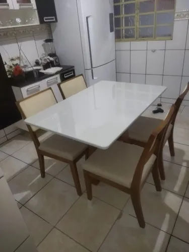 Mesa retangular madeira de jantar branca com 4 cadeiras