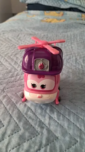 Helicóptero de brinquedo