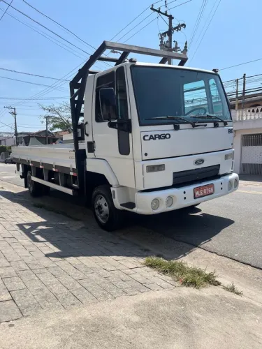 816 Carroceria Aberta de ferro ( ótimo caminhão melhor motor da Categoria ) 