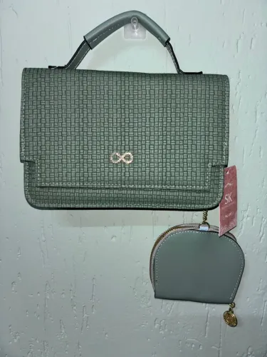 NOVA - Bolsa de mão ou ombro - Elegante com Detalhe de Infinito