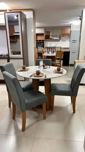 Mesa de Jantar Redonda com 4 cadeiras - 1.00x1.00