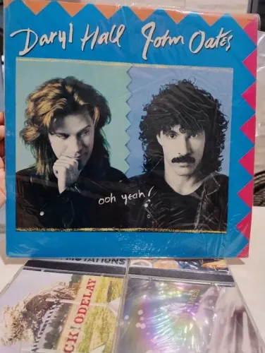 Daryl Hall & John Oates - Ooh Yeah!