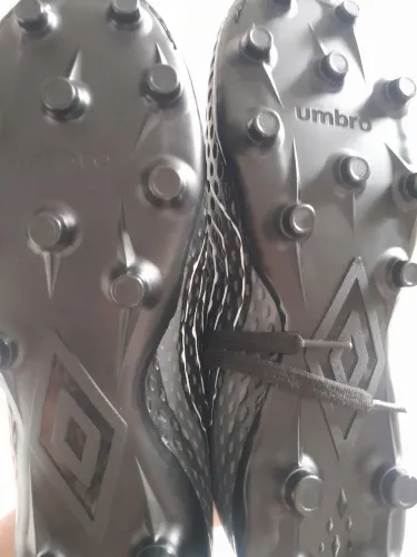 Chuteiras Umbro - Tamanho 40 - Novas