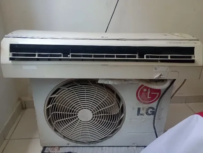 Vendo ou troco por pix ar condicionado 12.000 BTU 