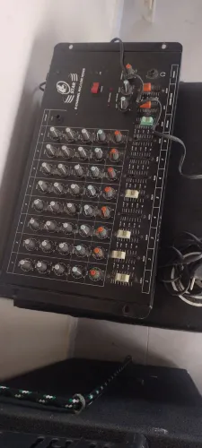 Vendo uma mesa de som STAR oito canal