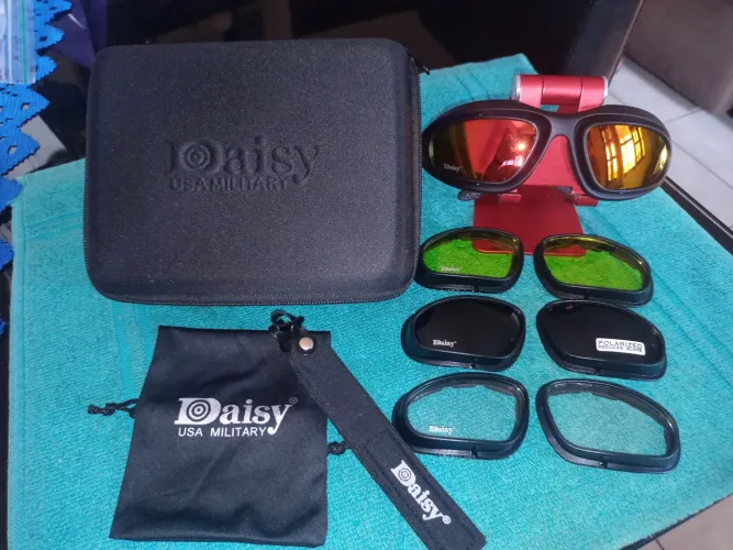 Óculos de Sol Daisy USA Military - Kit com 4 Lentes