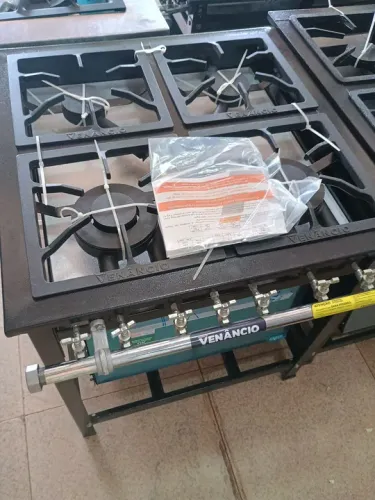 Fogão Industrial Venâncio 4 Bocas Com Forno - Novo 