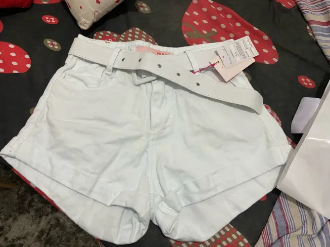 Shorts Jeans Branco com Cinto