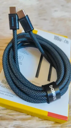 Cabos Baseus USB-C e Lightning