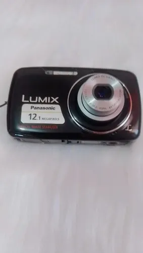 Câmera Panasonic acompanha carregador cabo de transferência cartão de memória tudo ok 