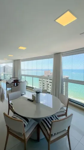 Apartamento com 170m², 4 quartos, 2 suítes, 4 vagas, em Itapuã à Venda. RQ21