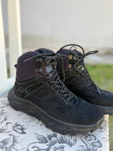 Bota de trilha feminina