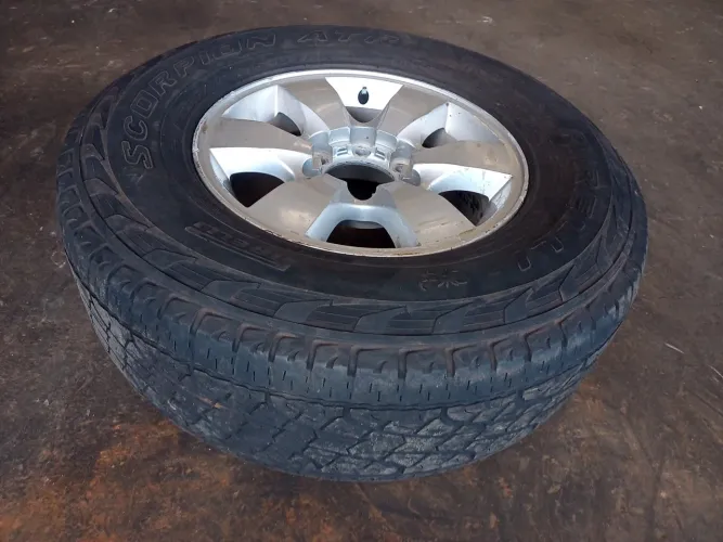 Roda 16 avulsa c/pneu Hilux Sw4 3.0 2006/2015 original