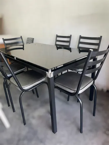 Mesa de jantar Malva Semi nova 