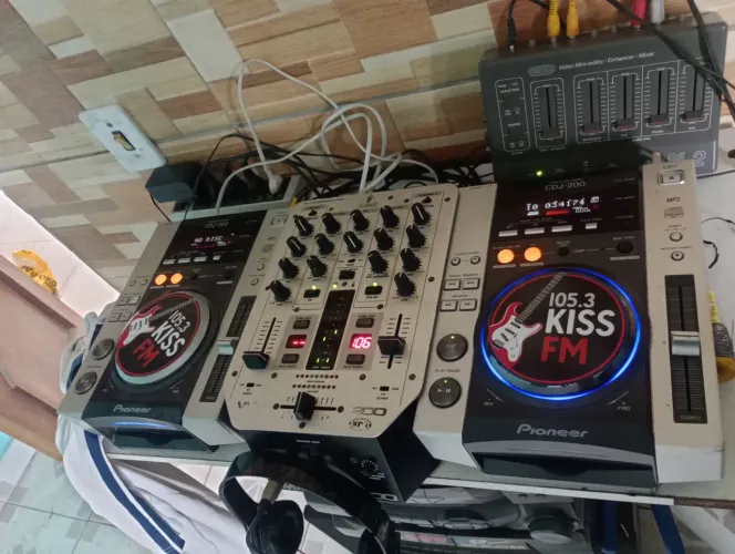 Cdj 200