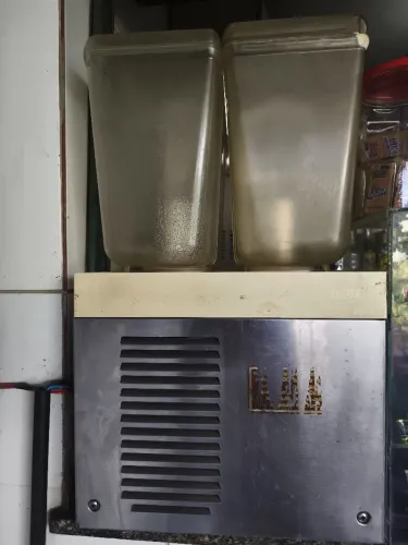 Suqueria em bom estado.