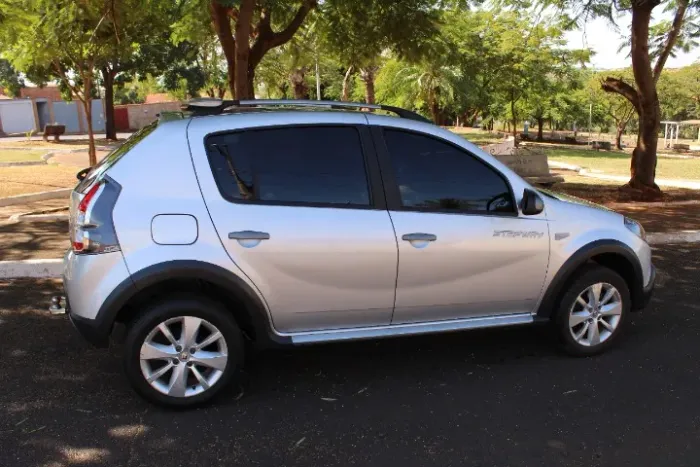 Renault Sandero Stepway Hi-power 1.6 8V 5P 2013