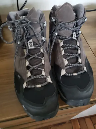 Bota Quechua MH500 Mid Waterproof EVOFIT para Trilha