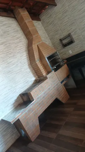Churrasqueira com forno a lenha