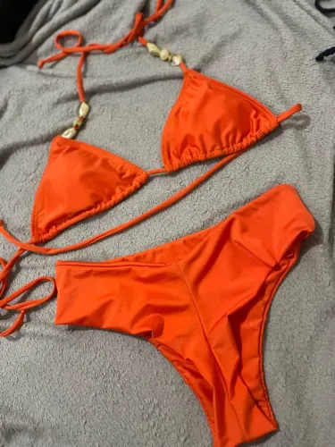 Biquíni NOVO (nuca usado) Laranja Neon com Detalhe Dourado - Perfeito para o Verão ?