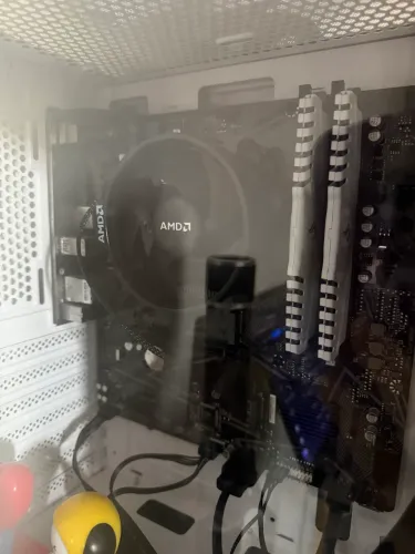 PC GAMER RYZEN 5 5600GT