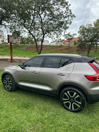 Volvo XC40 XC 40 T-5 Híbrido Momentum 1.5 262cv 2021