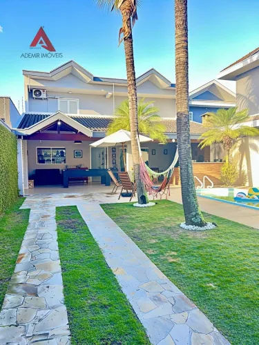 Casa à venda no Vila Branca - 3 quartos, suíte master com hidro, piscina e área gourmet co