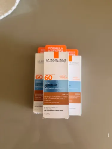 Protetor Solar La Roche-Posay Anthelios UVAIR FPS 60 Cor 4.0 45ml *Novo